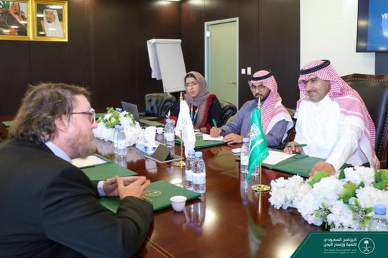 اجتماع سعودي فنلندي لمناقشة البرامج التنموية في اليمن (صور)