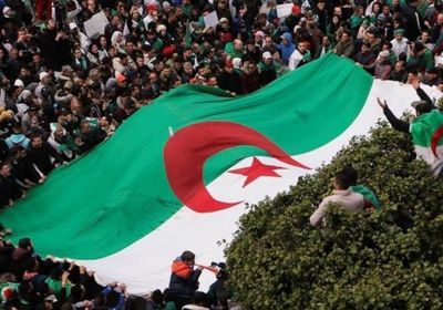 تأجيل محاكمة مسئولين جزائريين سابقين بتهمة الفساد إلى الغد