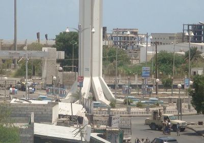 عاجل..اشتباكات بين الأجهزة الأمنية وعناصر مسلحة في الشيخ عثمان 