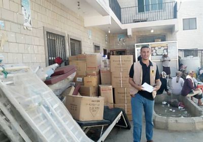 الإنقاذ الدولية تقدم مستلزمات طبية لمركز الأمومة بردفان