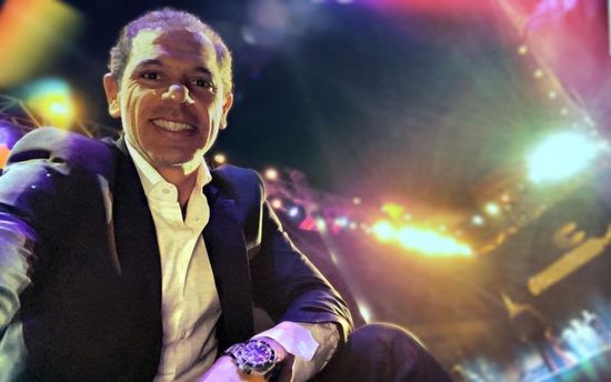 رامي إمام يمازح جمهوره بهذه الطريقة (صورة)