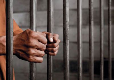 عبر 203 سجون.. "الشرق الأوسط": مليشيا الحوثي تستخدم الأوبئة في تعذيب المعتقلين