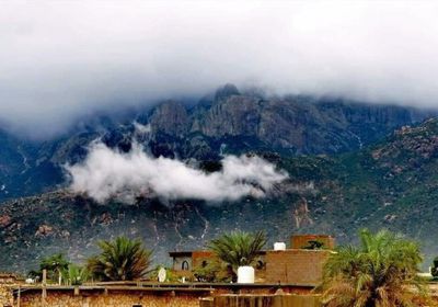 تحذيرات من استمرار السيول على سقطرى (صورة)