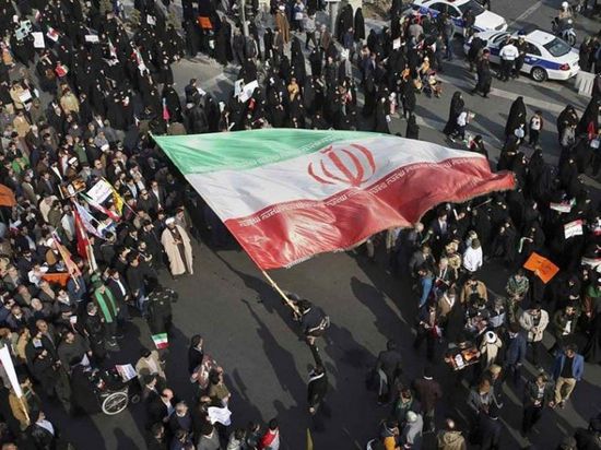  مظاهرات طلابية بإيران تندد بعنف الشرطة ضد "احتجاجات الوقود"