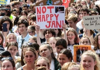 عصيان مدني راقص في مدريد بسبب "تغير المناخ"  