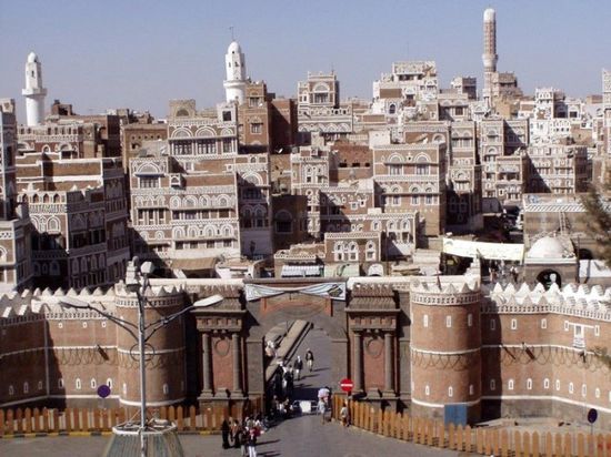 البيان الإماراتية: إتاوات الحوثي من مالكي العقارات وصلت 400 دولار