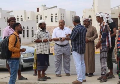 توجيهات بإزالة العشوائيات بخليفة وفوة القديمة غرب المكلا (صور)