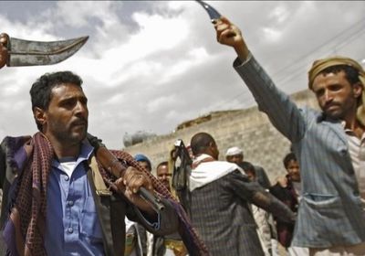 مليشيا الحوثي تنصب مدافعها بجوار المساجد شمال الضالع 