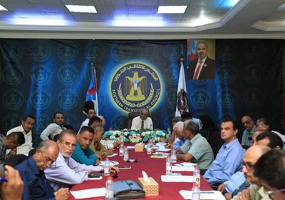 لقاءات دورية للتنسيق بين "انتقالي عدن" و"دوائر الأمانة"