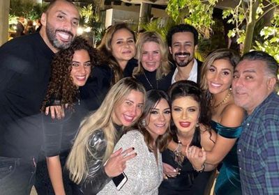 أول ظهور لنيللي كريم بعد استئصالها ورم بالوجه (صور)