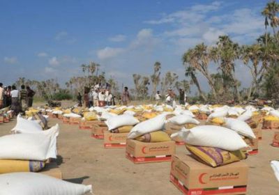 مساعدات إماراتية لـ 500 أسرة في الجاح