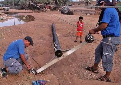 بدعم إماراتي.. إعادة التيار الكهربائي على الأحياء المتضررة من الأمطار بسقطرى