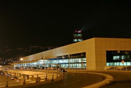 شاهد.. الخسائر تُلاحق مطار بيروت الدولي بعد سقوط الأمطار
