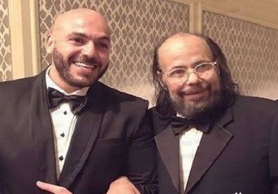 عمر طلعت زكريا يحضر لمسلسل يحكي حياة والده الفنان الراحل (فيديو)