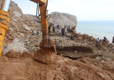 في جولة ميدانية.. "المشهد العربي" يرصد جهود فتح طريق حيبق بسقطرى (صور)