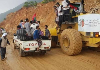 بجهد إماراتي سعودي.. فتح جزئي لطريق حيبق في سقطرى (صور) 