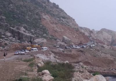بعد فتحه جزئياً.. ازدحام بحركة السير على طريق حيبق
