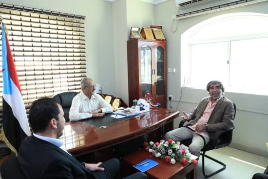 خلال لقائه مع مستشار غريفيث: الجعدي يفتح النار على حكومة الشرعية