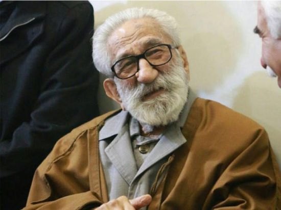 وفاة زعيم الطائفة الصوفية في إيران