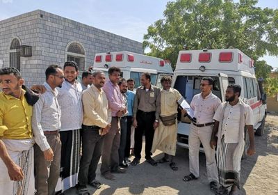 مركز الملك سلمان يدعم الدريهمي والتحيتا بسيارتي إسعاف