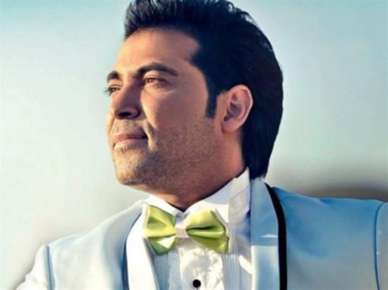 من أمام الكعبة.. سعد الصغير يدعو لشعبان عبدالرحيم (فيديو)