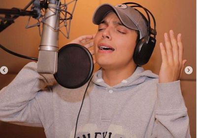 خالد منيب يحتفل بحصوله على درع "اليوتيوب"