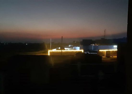 خليفة الإنسانية تزود مستشفى قلنسية في سقطرى بالكهرباء مجاناً