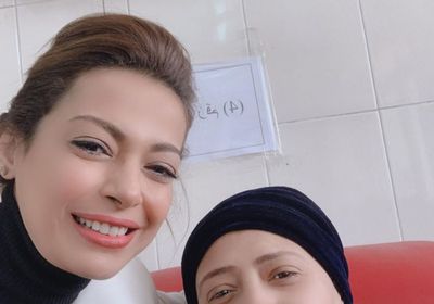 بالفيديو.. داليا مصطفى تزور مرضى معهد الأورام بالقاهرة 