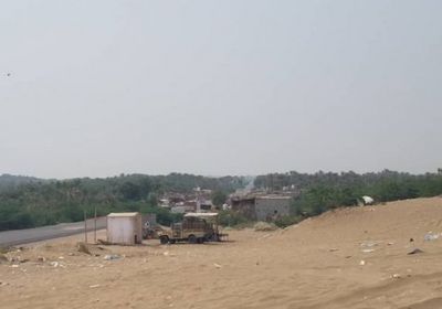 بعد قصف الدريهمي.. قناصو الحوثي يناوشون "المشتركة" في "كيلو 16"