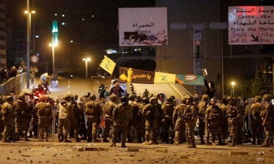  محيط البرلمان اللبناني يشهد عمليات كر وفر وسقوط جرحى من الجيش والمتظاهرين
