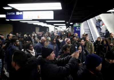  إضراب وسائل النقل في فرنسا يدخل يومه العاشر (صور)