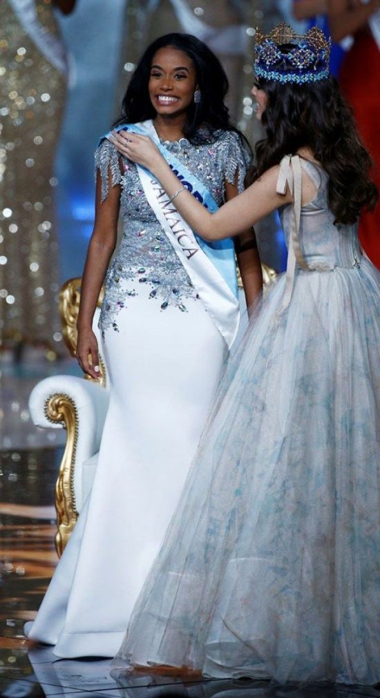 الجامايكية توني آن-سينغ تفوز بلقب ملكة جمال العالم
