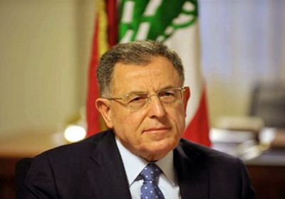 طرد فؤاد السنيورة من احتفال في بيروت (فيديو)