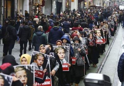  مسيرات نسائية ضخمة في تركيا تنديدًا بالعنف ضد المرأة