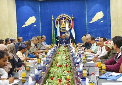 القائد الزُبيدي يتلقى تقريرا عن خطط "الانتقالي" في لحج