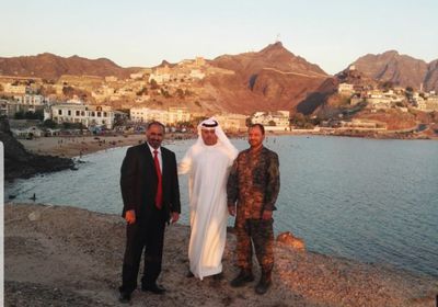 إعلامي يوجه الشكر لمحمد بن زايد بعد دعمه لخطة الزُبيدي لتحرير عدن