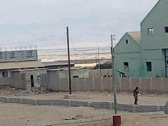 مليشيا الإخوان تنهب مؤسسة تجارية في شبوة