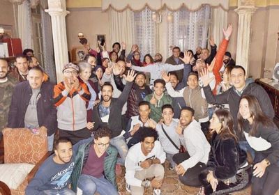 تامر حسني يحتفل ببدء تصوير "مش أنا" (صور)