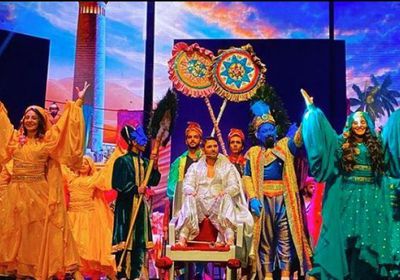 أول صورة لـ أحمد عز من كواليس مسرحية "علاء الدين"