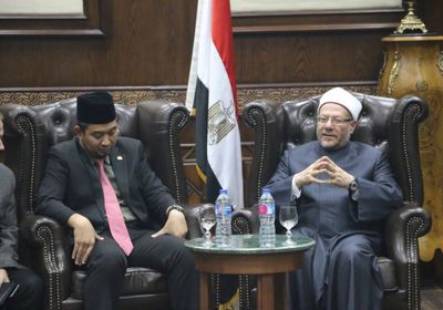 مفتي مصر يستقبل وفدًا ماليزيًّا رفيع المستوى لبحث أوجه تعزيز التعاون الديني 