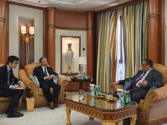 الخبجي يطلع سفير الصين باليمن على إجراءات تنفيذ اتفاق الرياض