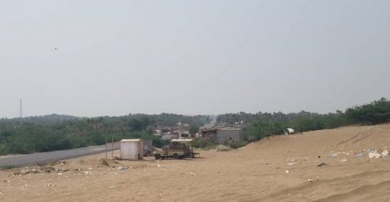 بمختلف أنواع الأسلحة..قصف حوثي مكثف على "المشتركة" في الدريهمي