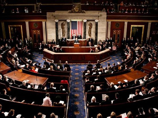 الكونغرس الأمريكي يبدأ جلسة التصويت على عزل ترامب