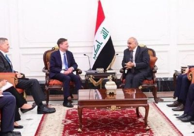 رئيس الوزراء العراقي المستقيل يستقبل وكيل وزير الخارجية الأمريكي