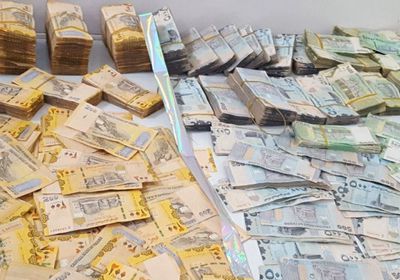 مليشيا الحوثي تسرق مليارات العملة الجديدة بدون ضمانات 