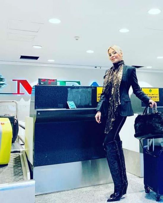 دومينيك حوراني بالأسود في أحدث إطلالة لها (صور)