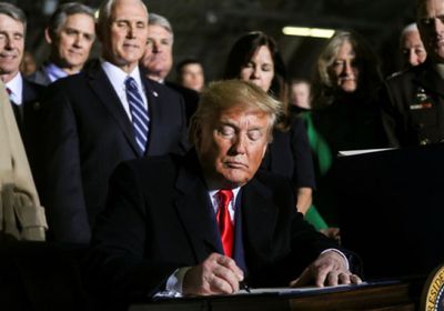 ترامب يوقع على الميزانية العسكرية لعام 2020 