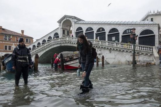 فينيسيا الإيطالية تستعد لمواجهة المزيد من الفيضانات