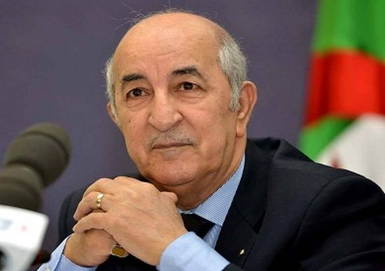 الرئيس الجزائري: الصناعة العسكرية تمثل قاطرة للصناعة الوطنية