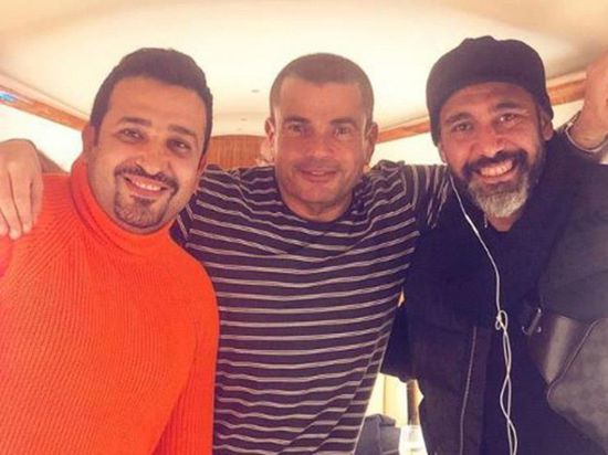 "أصحاب فضل عليا".. تامر حسين ينشر صورته بصحبة الهضبة وعمرو مصطفى 